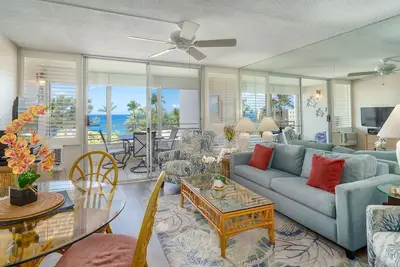 Image de Kamaole Beach Royale 409 - Beautifully Renovated Condo & Commanding Ocean Views