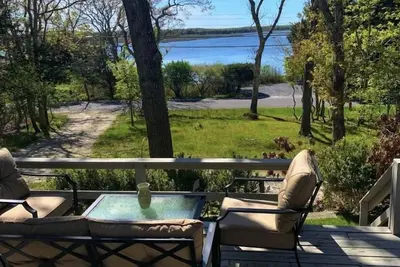 Image de Stunning sunset water views - steps to beach!
