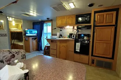 Image de New Smyrna Rv Bunkhouse Pool  Private Family Rv