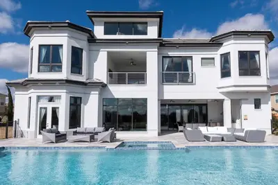 Image de 5 Star Villa Sovereign Halo – Where Prestige Shines