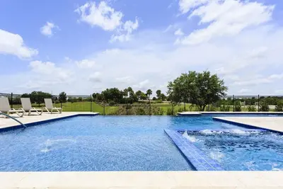 Image de 5 Star Villa Monarch – Timeless Luxury Escape