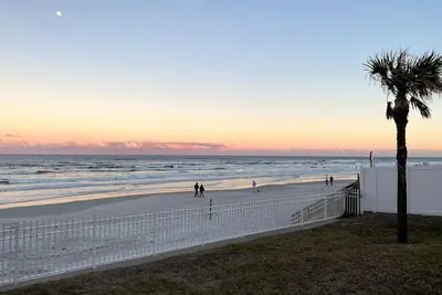 Image de Ocean View Beach Condo#304