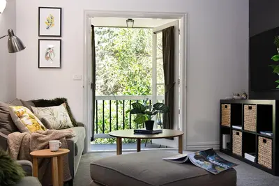 Image de Lucini Cottage- wood fire and stunning bush views