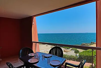 Appartement climatisé, parking, face à la mer à Sète