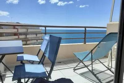 Charmant 2 pièces cabine à Sète, vue mer, parking, terrasse