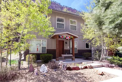 Image de River Walk Haven- Easy Walk to Downtown- Bright & Airy Rooms-Great Reviews!