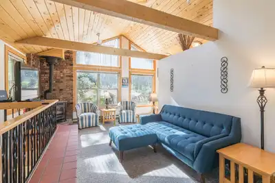 Image de Walk to Downtown| Beautiful Views | Cute & Cozy| Newly Renovated