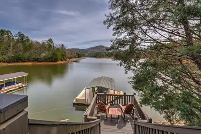 Image de Meant to Be- Lake Front | Private Dock | Screened Porch | Lake Nottely