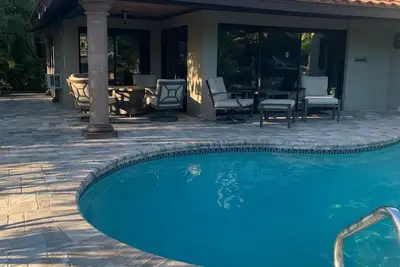 Image de Private Siesta Key Home with Great Location walk to Village and Beach!