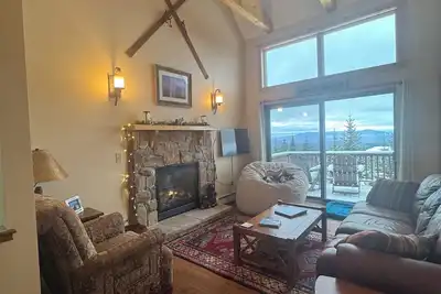 Image de Relaxing Mountainside Getaway! Ski in Ski out