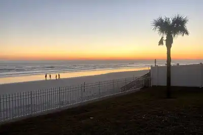 Image de Ocean View Beach Suite #212