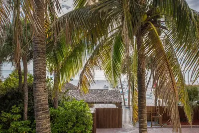 Image de 100 Steps to Siesta Key Beach! 2 Bed/2 Bath, Pool, Wifi!
