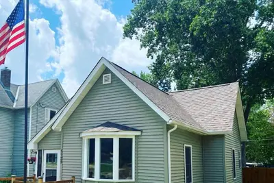 Cozy Lodge Theme Home in Beautiful Hudson, Wi