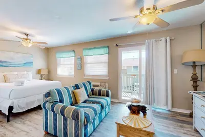 Image de Beach Condo with Washer/Dryer, Heated Pools, & Sport Courts