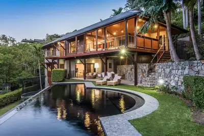 Image de Iluka Luxury House Hamilton Island - private pool, 2 golf buggies and transfers