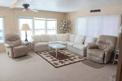 2bedroom 2 bath home with great amenities  and location