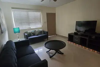 Image de Beautiful Newly Renovated 2 Bed\/1bath
