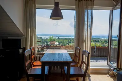 Image de Appartement-Supérieure-Salle de bain privée séparée-Balcon