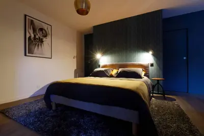 Image de Loft & spa pour une escapade romantique.