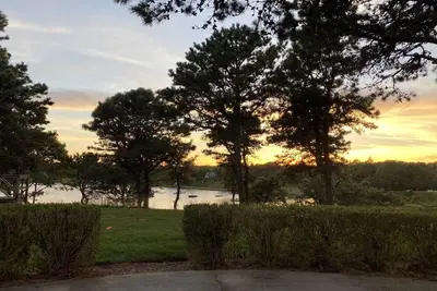 Image de Waterfront Four Bedroom Property with Private Access to Ryder's Cove and Short Walk Down Path to Sandy Association Beach