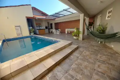 Image de Spacious house with accessibility. A few meters from the beach.