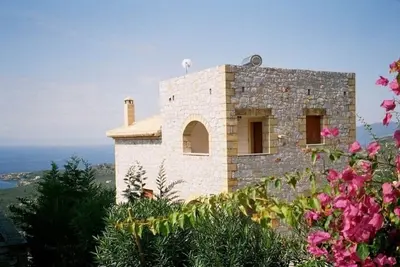 Ismini, Luxury Stone Villa in Stoupa with Private Pool, Bbq and Amazing Sea View
