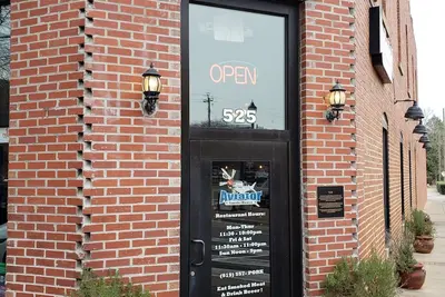 Image de 523 C - Historic Downtown Apartment above Brewery Bbq Restaurant - 2 Bedroom
