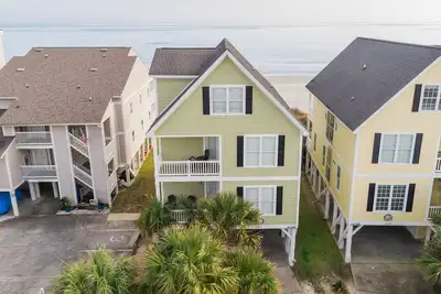 Image de Oceanfront 6 Br Beach House with Heated Private Pool! Price's Place