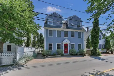 Image de West End Waterview: 2 Bedroom 2 Bath w/Parking
