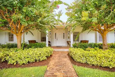 Image de Wheel-Chair accessible. 3 bedroom& 2 bath House. Parking for boats & Rv's too.