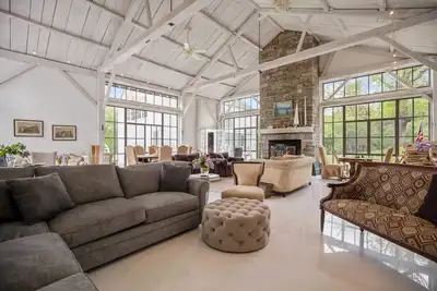 Image de Luxury, family friendly home, with views, privacy and access to Maine's best!