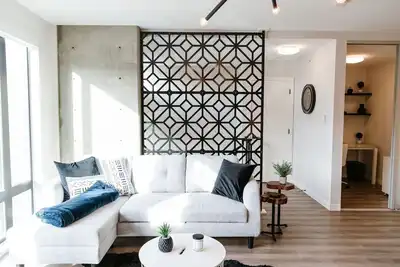 Image de This condominium is a 2 bedroom(s), 1. 5 bathrooms, located in Kelowna, Bc.