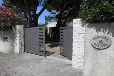 Image de Villa de charme et tradition, ou les coups de coeur retiennent l'attention. . .