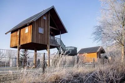 Image de Sleeping at 4 meters height, with beautiful views of the Regge!