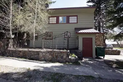 Image de Walk to Everything Ouray – Cozy Cottage – Pet Friendly