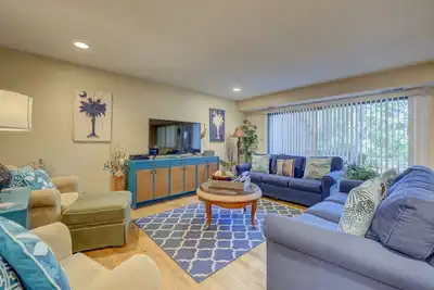 Image de 1425 South Beach: Ocean View Villa. 4 Bedrooms, Free Bikes, Pool