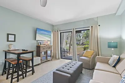 Image de Beach front property for the perfect vacation!