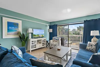 Image de Newly updated! ! 2 Bed 2 Bath overlooking the pool and courtyard.