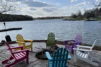 Image de Waterfront Lake Cabin
