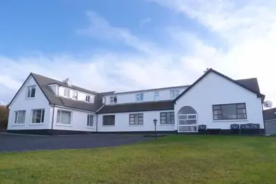 Image de Beautiful location with mountains & sea views