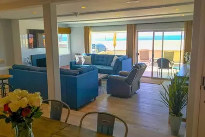 Image de Oceanfront Luxury Upgraded 3 bdr/2 bth, a/c, fireplace & patio w/bbq,
