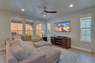 Image de Escondido 2275 | Sleeps 20, Ping Pong Table, Bbq - near Sand Hollow, and Quail Creek