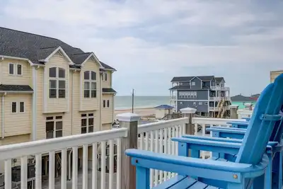 Image de Ocean View, steps from sand, enjoy it all in your spacious 3-bedroom retreat