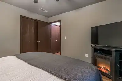 Image de Charming Townhome - Suite 3 - Travel Nurse Ready