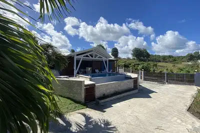 Image de Villa avec Piscine - 2 suites - Littoral à 5 Mn - Classement 3 Etoiles