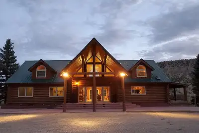 Image de Secluded luxury lodge that sleeps 34 in beds