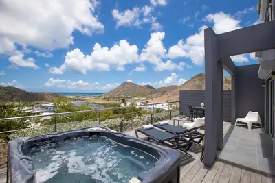 Image de The Rock 2 Duplex Appartement Vue Mer avec Jacuzzi