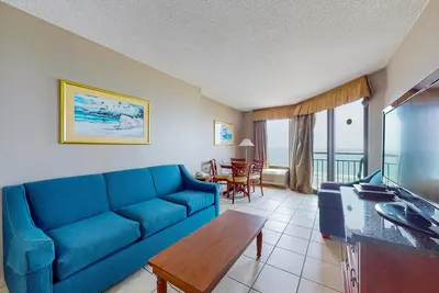 Image de 6th-floor oceanfront condo with WiFi, pool, hot tub & Ac - snowbird-friendly