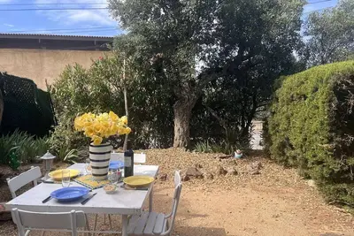 Image de Appartement 2 pièces avec jardin privatif, proche plage et commerces, à Saint Aygulf
