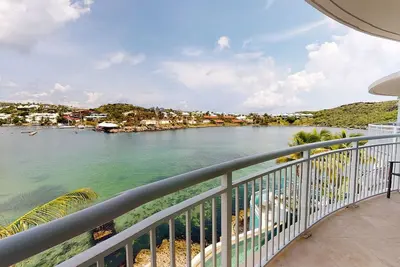 2 Bedroom 2 Condo in Oyster Bay